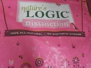 lot 362 image: 24 lb Bag Natures Logic Distinctio...
