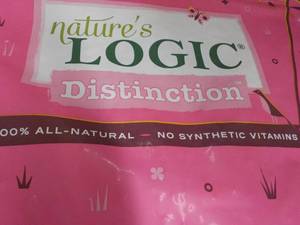 lot 363 image: 24 lb Bag Natures Logic Distinctio...