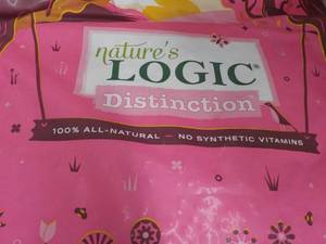 lot 365 image: 24 lb Bag Natures Logic Distinctio...