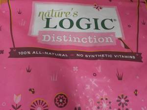 lot 366 image: 24 lb Bag Natures Logic Distinctio...