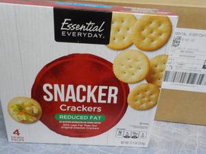 lot 139 image: Case of 12 - 12.5 oz Boxes Essential Everyday Snackers Crackers Reduced Fat best date 08152023