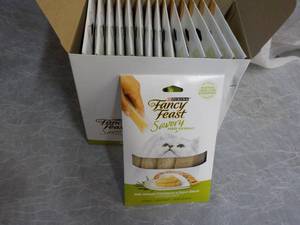 lot 179 image: Box of 15 Purina Fancy Feast Savory...