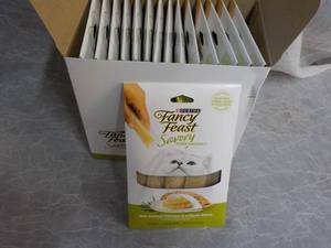 lot 186 image: Box of 15 Purina Fancy Feast Savory...