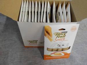 lot 189 image: Box of 15 Purina Fancy Feast Savory...