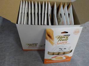 lot 191 image: Box of 15 Purina Fancy Feast Savory...