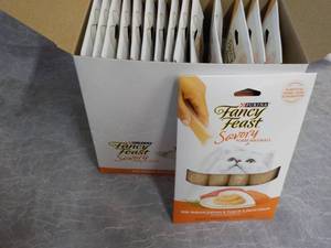 lot 195 image: Box of 15 Purina Fancy Feast Savory...