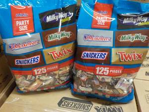 lot 220 image: 2 - 35.24 oz Bags Party Size Minis...