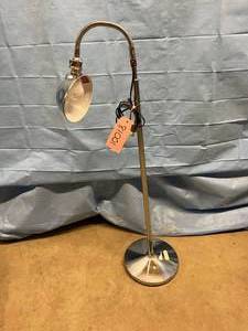 lot 13 image: Chrome Gooseneck Telescoping Examination Light