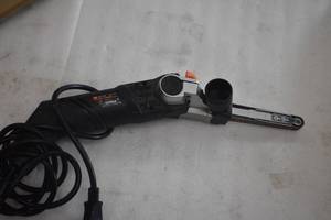 lot 3 image: Belt Sander