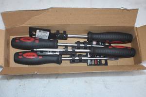 lot 17 image: Screwdrivers