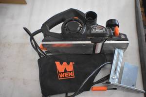 lot 18 image: Electric Planer