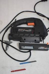 lot 56 image: Jig Saw