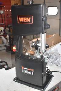 lot 78 image: 10 inch Band Saw