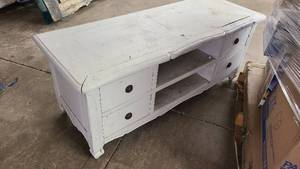 Entertainment center