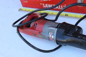 Sawzall Milwaukee Heavy Duty 120 Volts In Original Steel Case In Working Condition