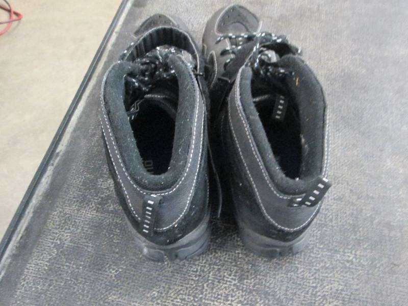 pair of shimano size 45 black bike ...