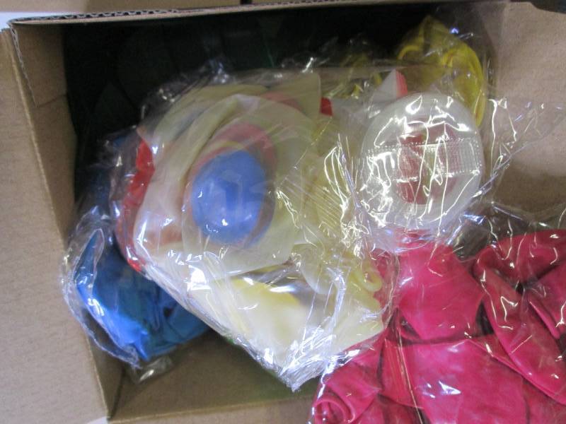 5 boxes of 117 pcs per box tropical...