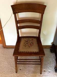 lot 6 image: Vintage Solid Wood Chair with Decorative Needlepoint Cushioning
