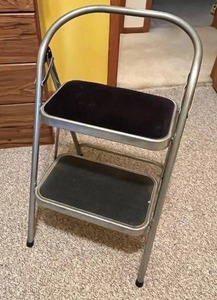 lot 19 image: High Quality Folding Step Ladder in Good Condition