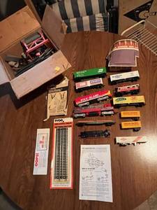 lot 53 image: Vintage TYCO Train Collection