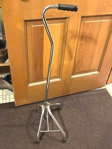 lot 61 image: Vintage Large Base Quad Walking Cane in Good Condition