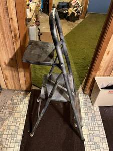lot 67 image: Heavy Duty Metal Step Ladder