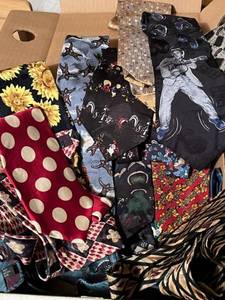 lot 83 image: Vintage Tie Collection featuring Elvis and King Kong (American Film Classics)