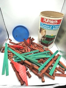 lot 95 image: Vintage The Original Lincoln Logs Explorer Set