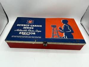 lot 109 image: Vintage Gilbert Erector Set (Science Career Series) Automatic Radar Scope