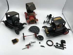 lot 122 image: Vintage Model T Plastic Cars Lot