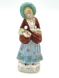 lot 131 image: Vintage 6 Porcelain Girl Figurine (Made in Japan)