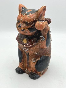 lot 133 image: Amazing Vintage 7 Hand-Painted Porcelain Cat (Andrea by Sadek)
