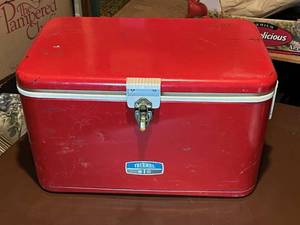 lot 139 image: Vintage Red Thermos Latching Cooler