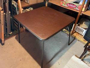 lot 141 image: Vintage Cosco Card Table