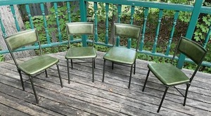 lot 148 image: Vintage MCM Hamilton Cosco Metal Folding Chairs
