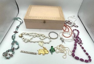 lot 162 image: Vintage Costume Jewelry and Jewelry Box Lot w 14K Gold Stamped Pearl Necklace