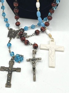 lot 172 image: Beautiful Vintage Rosary Necklace Lot