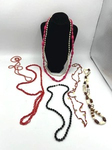 lot 197 image: Fun Necklace Lot