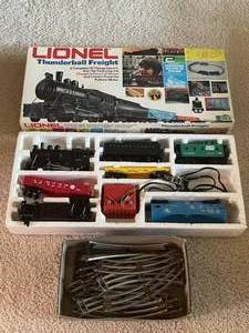 lot 204 image: Vintage Lionel Thunderball Freight Train Set