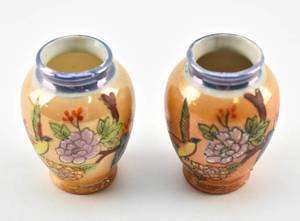 lot 117 image: Two Small Hand-Painted Japanese Vases