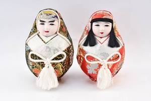 lot 139 image: Two Japanese Hime Daruma Dolls