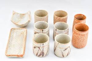 lot 149 image: Assortment of 10 Orange and White Asian Ceramic Housewares