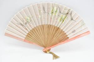 lot 155 image: Maisendo Kyoto Japanese Hand Fan with Embroidered Flowers