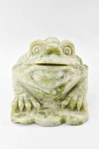 lot 2 image: Heavy Three Legged Green Quartz Frog