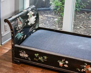 lot 52 image: Chinese Coromandel Daybed