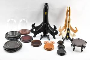 lot 173 image: Large Group of Display Objects