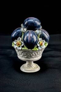 lot 209 image: Stilvetro Italian Ceramic Plum Statuette