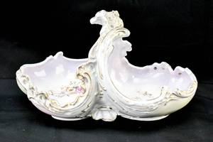 lot 217 image: German KPM Porcelain White & Gilt Handled Fruit Bowl