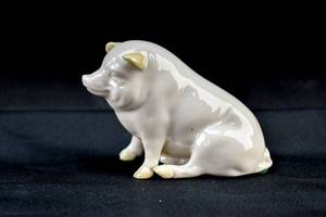 lot 286 image: Belleek Irish Porcelain Pig Figure