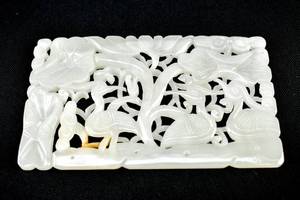 lot 82 image: Small Carved White Jade with Cranes